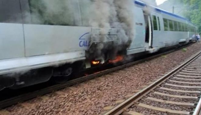 Un tren de călători, în flăcări în județul Prahova - mczoptq0mczoyxnoptgzntljzmjjy2nk-1597493016.jpg