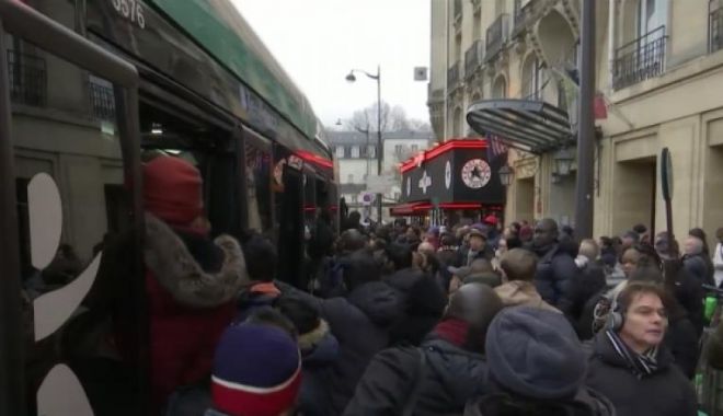 O nouă zi de haos în Franța! Cea mai mare grevă generală din ultimii 25 de ani - mczoyxnoptcymjdhzwzlztc1owezodu0-1575805232.jpg