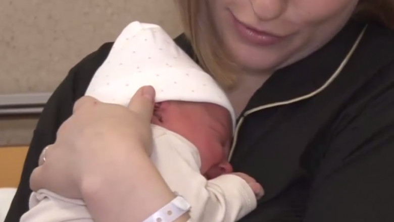Moș Crăciun a făcut unor familii, cel mai frumos dar. Ce se spune despre bebelușii născuți de Crăciun - mczoyxnoptflyzhkmduwmtlinzu1nmi1-1735198805.jpg