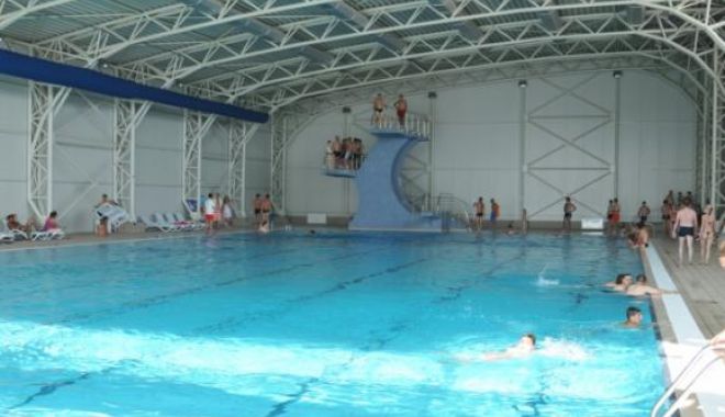 INCIDENT CUTREMURĂTOR ÎNTR-UN PARC ACVATIC! O fetiță de 10 ani a rămas fără două degete - mde0zdvkzwm2zgi5ndzknwmwnme1nmm0-1522305890.jpg