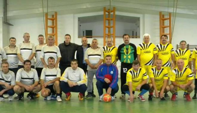 Galerie foto. Meci de fotbal în amintirea sportivului Gheorghe Gravu - mecidefotbalgravu4-1415644615.jpg