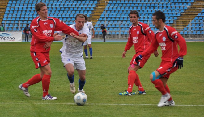 FC Farul vrea să bată tot până la finalul turului! - mecifaruldeltatulcea21-1320694296.jpg