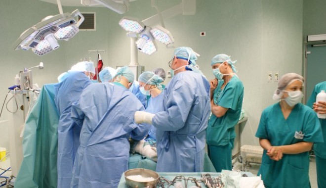 Unul dintre copiii români internați în Italia cu simptome de otrăvire e în moarte cerebrală - med-1363195595.jpg