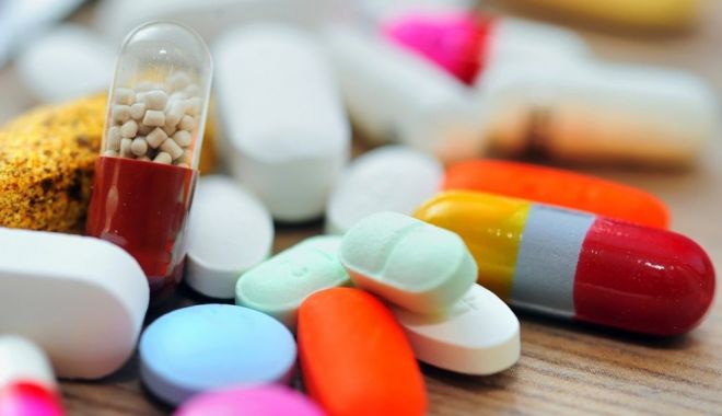 Canada interzice exportul mai multor medicamente, inclusiv pentru Covid-19, către Statele Unite - med-1606638813.jpg