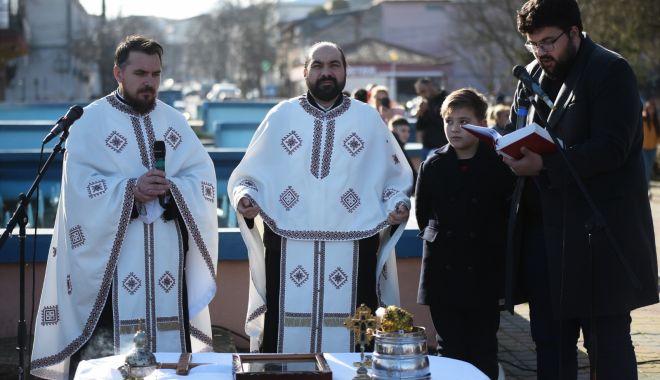 Sfânta Sărbătoare a Botezului Domnului, desfășurată cu evlavie în municipiul Medgidia - med1-1641480720.jpg
