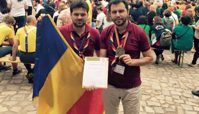 Medalie de aur pentru  corala 