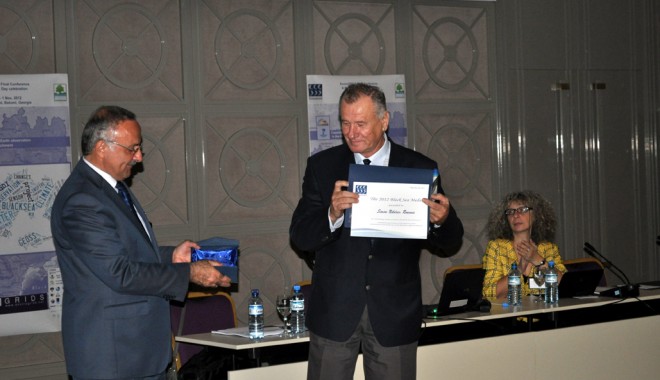 Dr. Simion Nicolaev, medaliat pentru implicarea  în protejarea mediului Mării Negre - medalienicolaev-1352394405.jpg