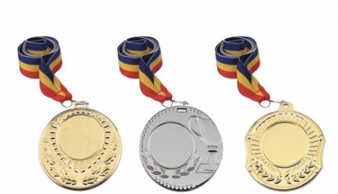 Gimnastică aerobică: Un nou titlu pentru România! - medalii-1446988131.jpg