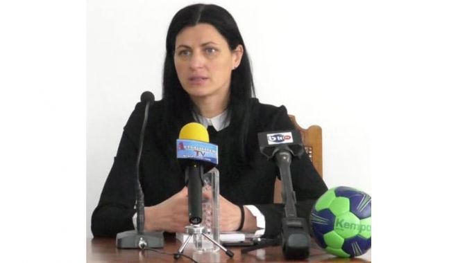 „Medalion” Narcisa Lecuşanu, în cadrul workshop-ului organizat la Facultatea de Educație Fizică și Sport - medalion2-1619705086.jpg