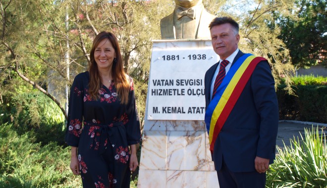 Oaspeți din Yalova, prezenți la Zilele Municipiului Medgidia - medgidia-1346327896.jpg
