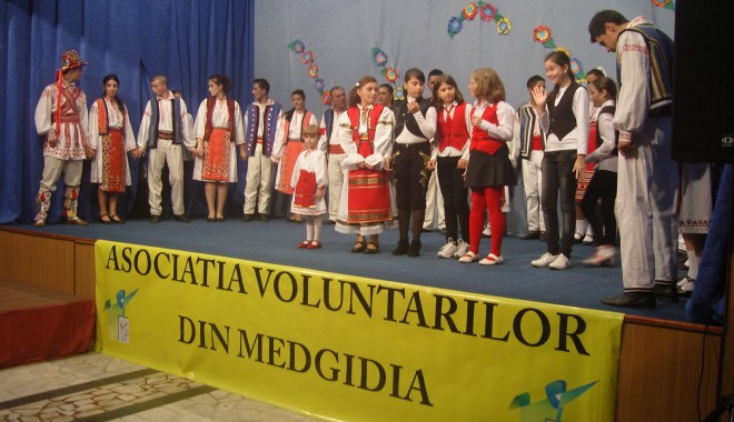 Diplome pentru voluntarii din Medgidia - medgidia-1352202441.jpg