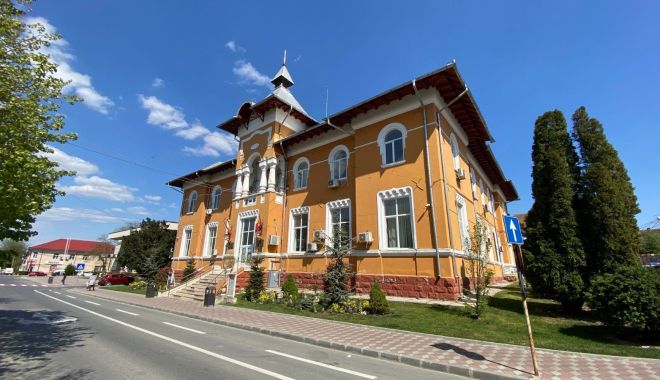 Dezbatere publică la Primăria Medgidia privind elaborarea a două PUZ-uri - medgidia-dezbatare-1682618475.jpg