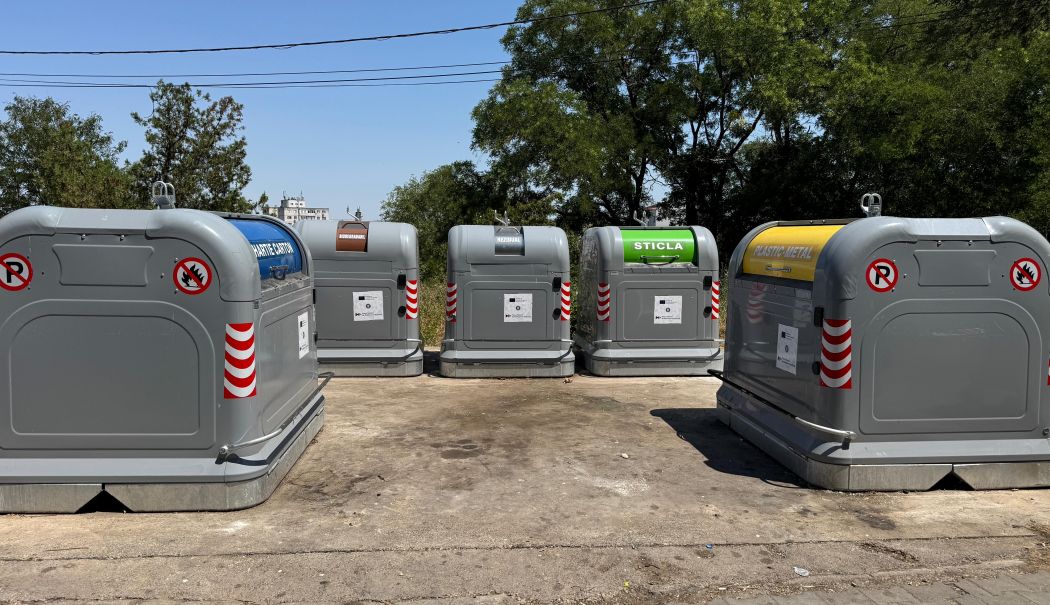 Locuitorii din Medgidia beneficiază de insule ecologice pentru colectarea deşeurilor din municipiu - medgidia-eco-1755178966.jpg