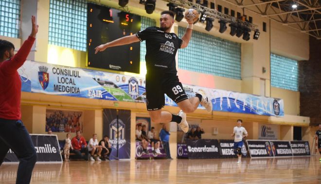 Victorie în stil de mare campioană pentru CS Medgidia la handbal masculin - medgidia-handbal-1696757780.jpg