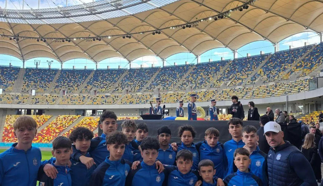 Fotbaliștii juniori de la CS Medgidia, un ultim omagiu pentru Mircea Lucescu