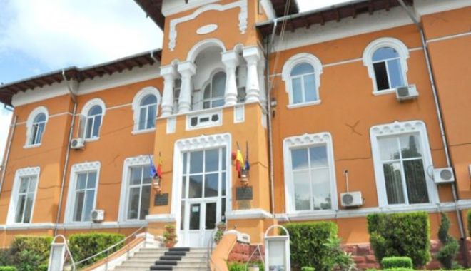 Primăria Medgidia oferă tichete de masă caldă pensionarilor cu venit mic - medgidiatichetemasa-1605293273.jpg