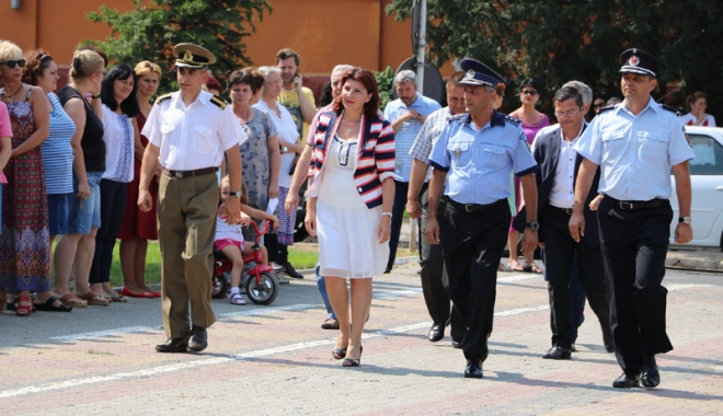 Ziua Imnului Național marcată de administrația locală din Medgidia - medgidiaziuaimnului-1469810637.jpg
