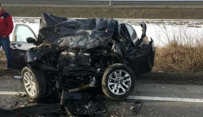 IMAGINI ȘOCANTE! TRAGEDIE RUTIERĂ! TREI MORȚI, DUPĂ CE DOUĂ MAȘINI S-AU CIOCNIT FRONTAL - media151706191427982000-1517066221.jpg