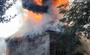 Un incendiu puternic a distrus una dintre cele mai frumoase și vizitate biserici din România - media162876866523993600-1690622485.jpg