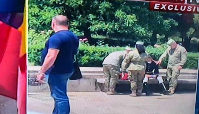 Un militar a leșinat chiar înainte ca președintele Klaus Iohannis să susțină un discurs de Ziua Eroilor - media165416156693518200-1654164825.jpg