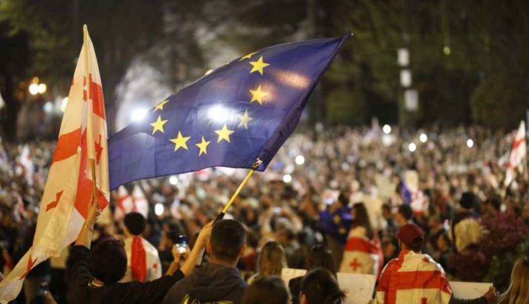 Peste 100 de persoane arestate la protestele pro-europene din Georgia