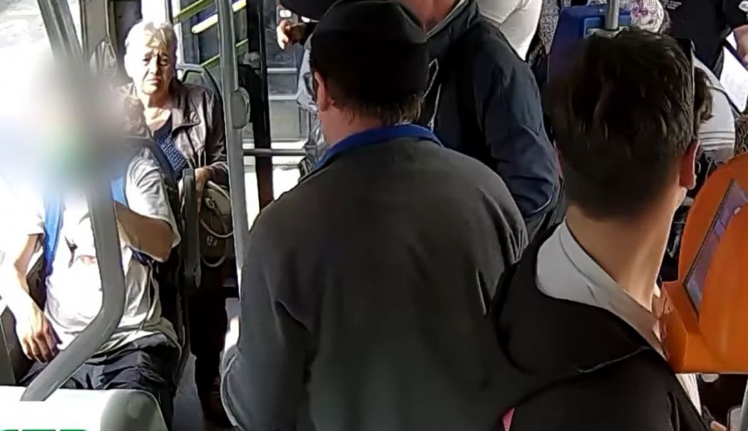 Un șofer de autobuz, atacat brutal de un călător băut - media174202038636466700-1742034020.jpg