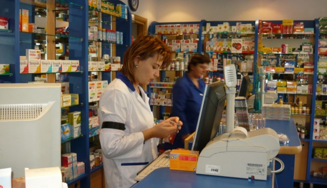 Propunerea ca medicamentele sub 10 lei să fie date gratuit nevoiașilor, respinsă de Senat - medic-1371042436.jpg