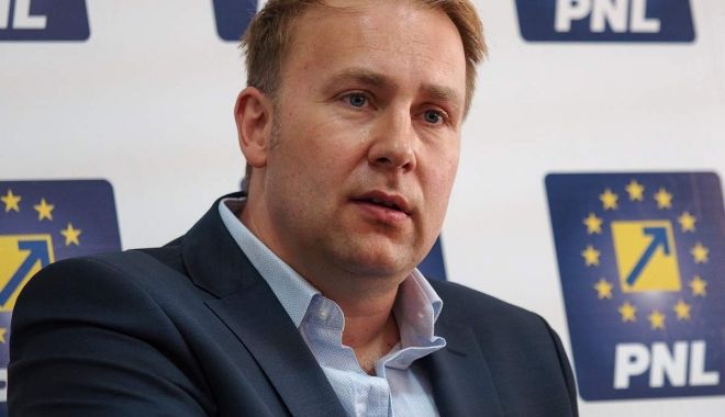 Victor Costache, îngrijorat de epidemia de gripă din țară. Solicitările pentru specialiști - medic-1579624139.jpg
