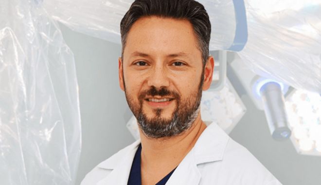 Un binecunoscut medic constănțean va fi hirotonit preot - medic-1591252251.jpg