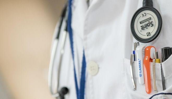 Medicii acuzați de moartea unui pacient se pot întoarce să lucreze la spital - medic-1668179411.jpg