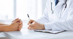 Românii care au un abonament medical ajung de două ori mai des la medic - medic-1669312481.jpg