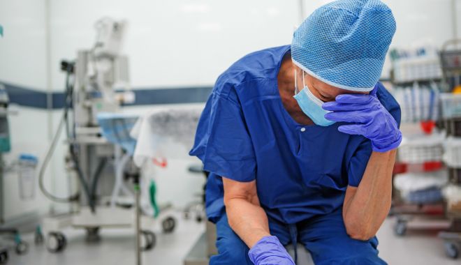 Medic reținut, după ce ar fi cauzat moartea a patru pacienți cărora le-a făcut biopsie