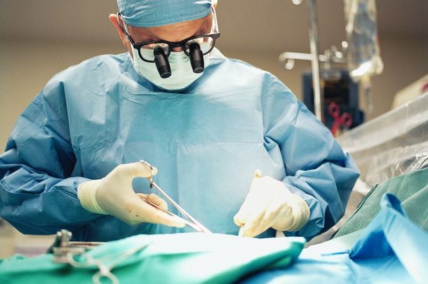 Flagrant la spital. Medic prins în timp ce lua șpagă pentru o intervenție chirurgicală - medic-1770222468.webp