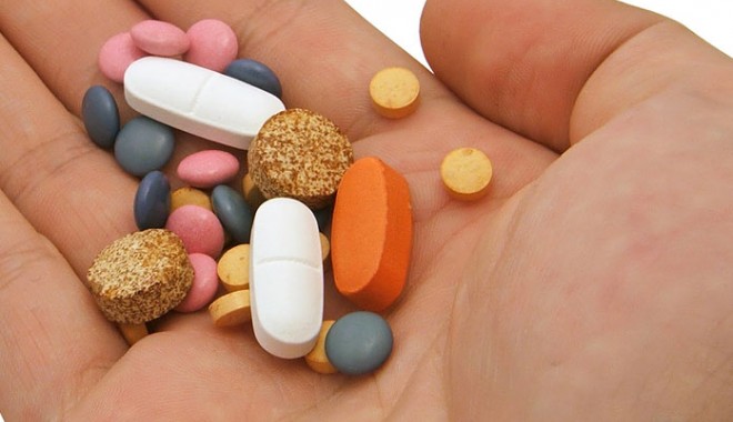Medicamentele scumpe, băgate pe gât românilor - medicamente-1308755618.jpg