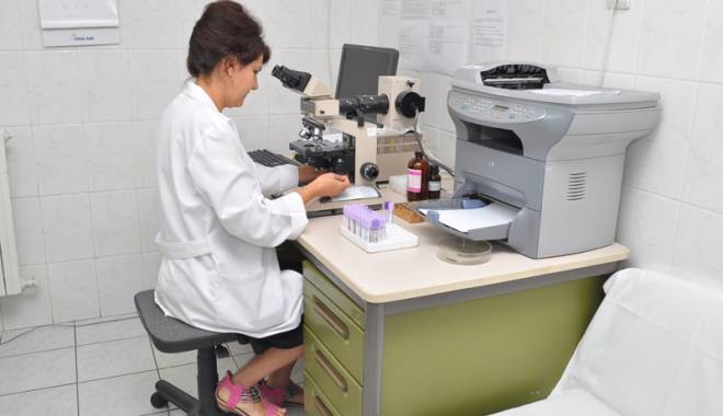 Medicamentele bolnavilor de cancer, pregătite cu ajutorul unui echipament modern - medicamentelebolnavilor-1415122375.jpg