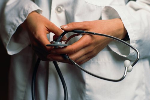 Medicii de familie, nemulțumiți de noul pachet de servicii medicale - medicdefamilie1-1397035740.jpg