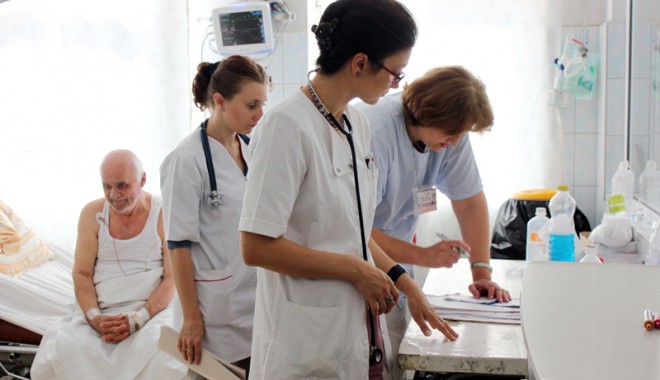 Echipamente medicale moderne pentru spitalele românești - medici-1382025912.jpg