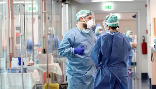 Coronavirus, solidaritate / 11 medici și șase asistenți medicali români, trimiși în ajutorul Italiei - medici-1586174200.jpg