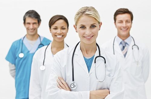 Sute de medici români, plecați în străinătate. IATĂ DE CE - medici1500x330-1427370875.jpg