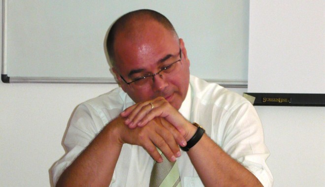 CE SE ASCUNDE în Spitalul Județean? Medicii care vorbesc cu presa iau amendă - mediciidinspitaluljudetean3-1407259453.jpg