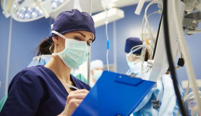 Medicii români, „vânaţi” de clinici din străinătate - mediciiromania-1627223774.jpg