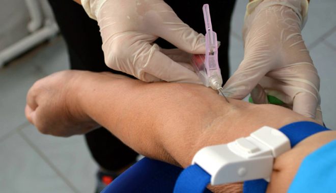 600 de medici ai Spitalului Județean, testați pentru HIV și hepatitele virale B și C - medicitestati-1528029075.jpg