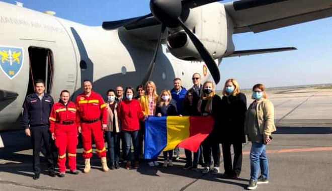 Echipa medicală din România, aflată în misiune în Italia, a transmis românilor un mesaj cu ocazia sărbătorilor de Paște - medicivoluntaripentruitalia-1587215089.jpg