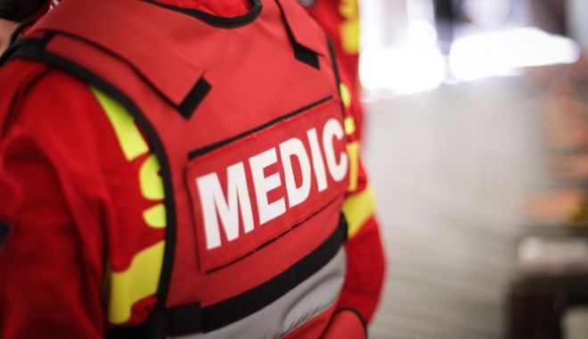 Un pacient nemulțumit de medici s-a aruncat pe geam