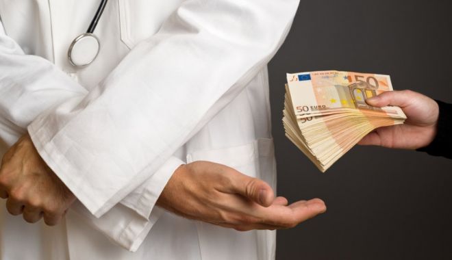 Şeful Secţiei de Chirurgie Cardiovasculară a IBCV Timişoara, reţinut pentru luare de mită