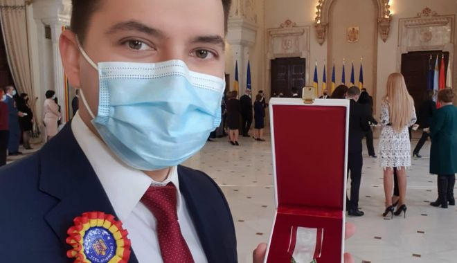 Medic constănţean de etnie tătară, decorat de preşedintele Klaus Iohannis - medicpremiat-1638452556.jpg