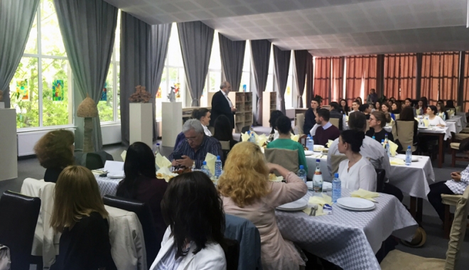 Mediul de afaceri față-n față cu studenții economiști - mediuldeafaceri-1464025051.jpg