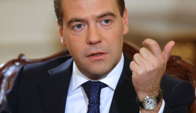 Dmitri Medvedev salută eforturile pentru salvarea monedei unice europene - medvedev-1321196848.jpg