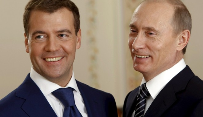 Putin confirmă că îl va numi pe Medvedev premier dacă va fi ales președinte - medvedevputin-1330716797.jpg