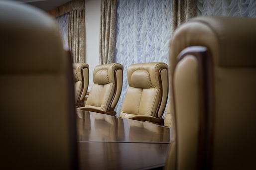 Salariile șefilor agenției care controlează companiile de stat, majorate cu 10.000 de lei/lună